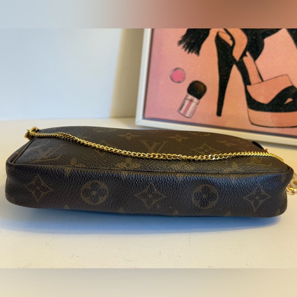 🎊SOLD🎊Louis Vuitton Pochette Accessorie 🌟 - Picture 10 of 12